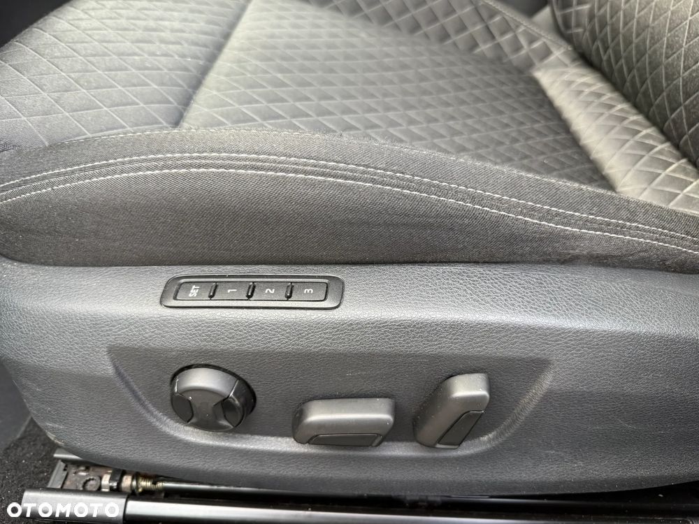 Skoda Superb 2.0 TDI Ambition DSG - 17