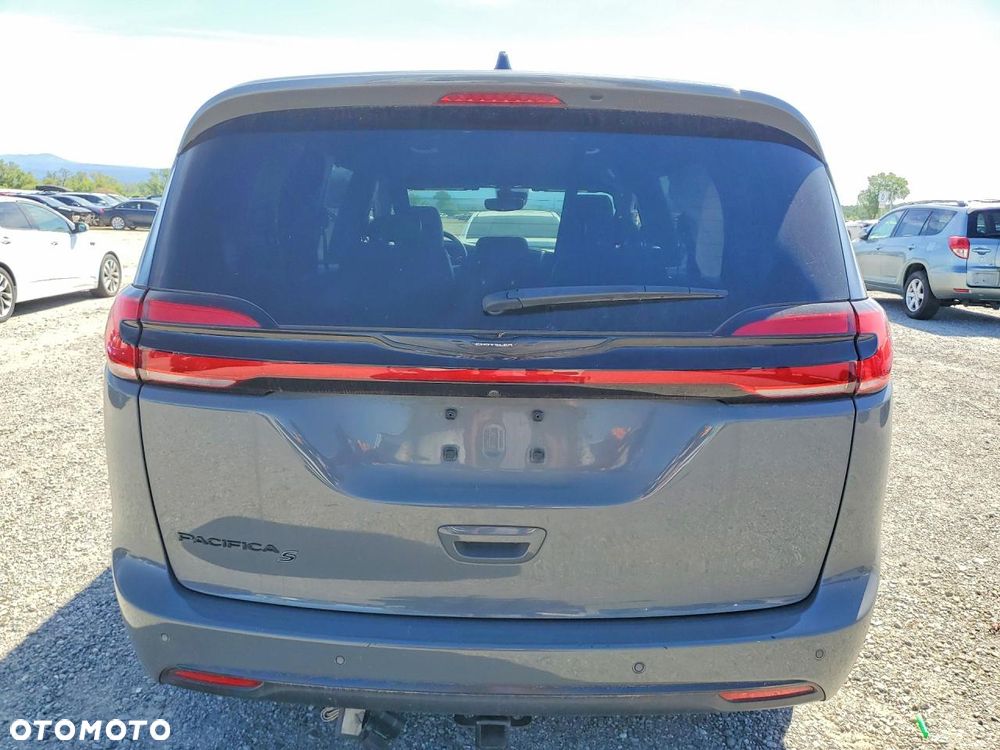 Chrysler Pacifica - 6