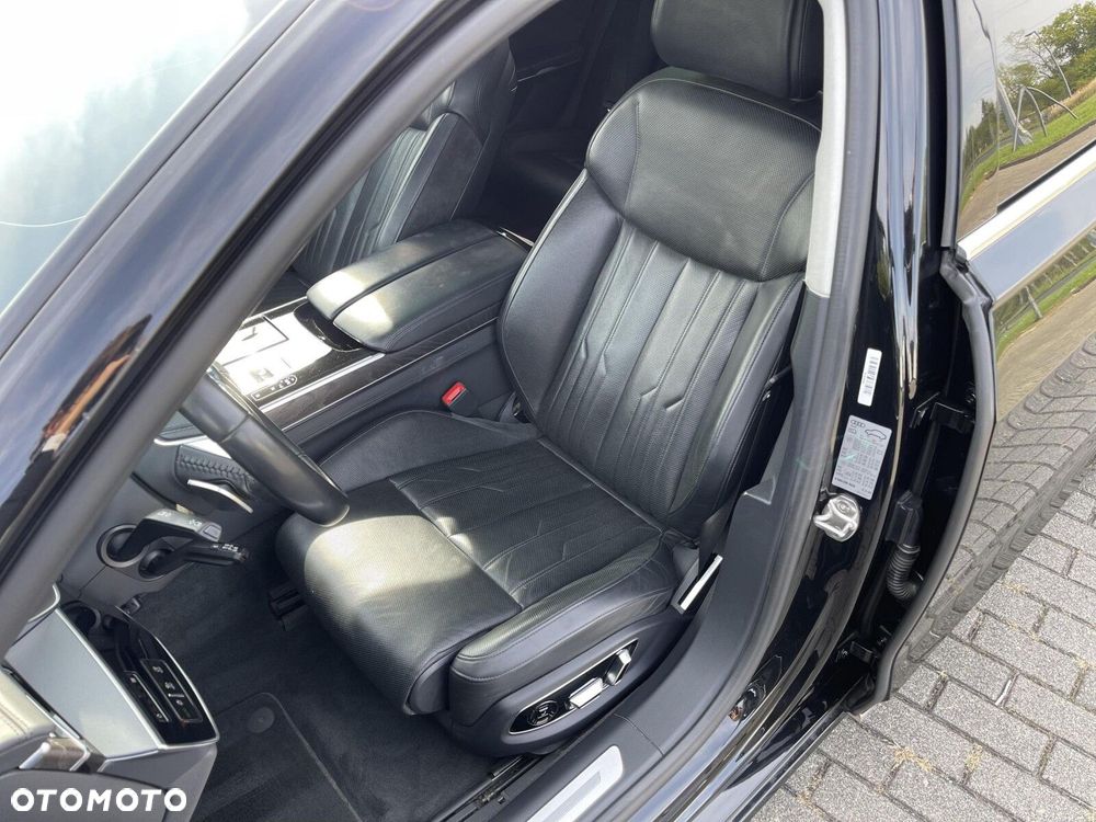 Audi A8 - 12