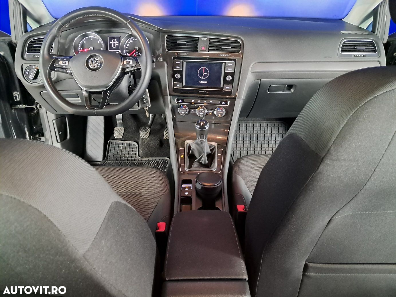 Volkswagen Golf - 14