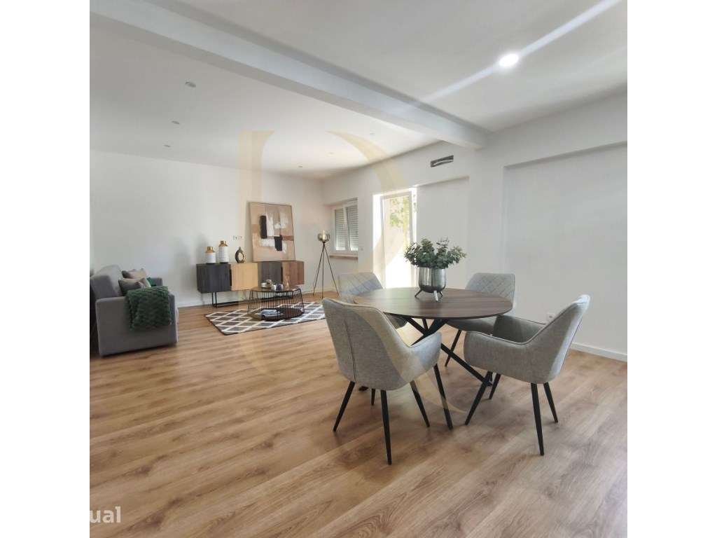 Apartamento T3 remodelado com elevador em Benfica - Grande imagem: 2/23