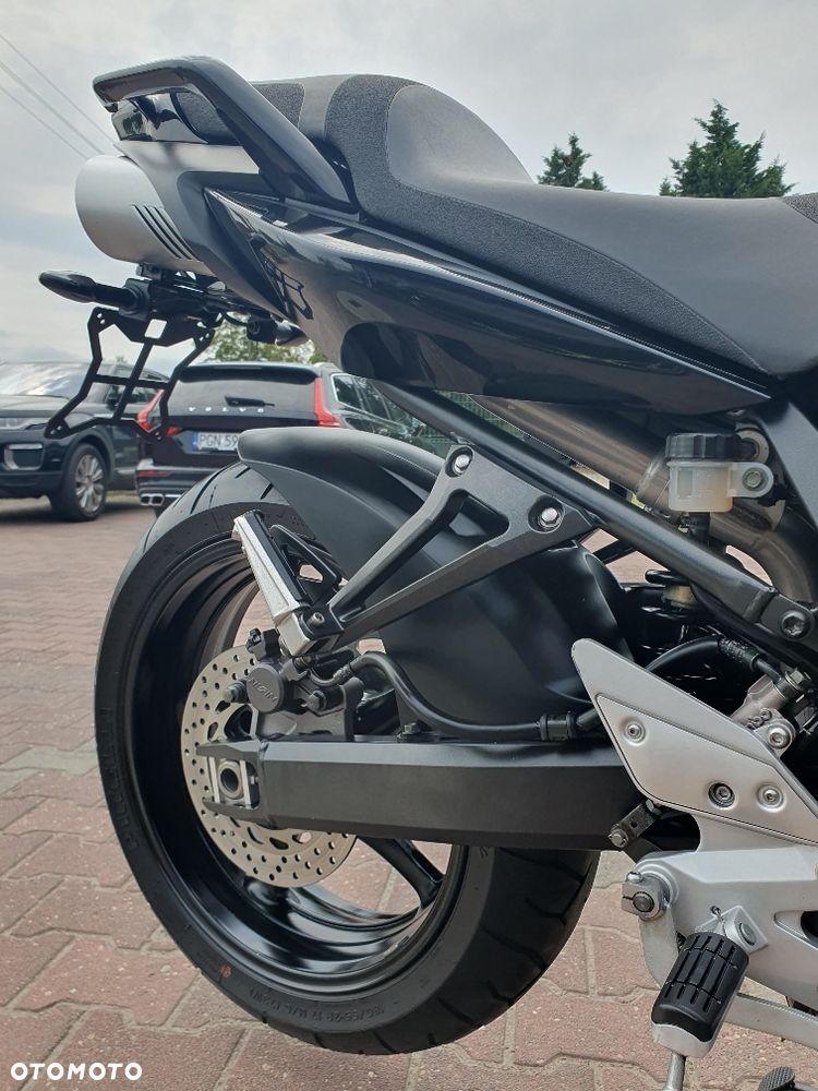 Yamaha FZ6 - 21