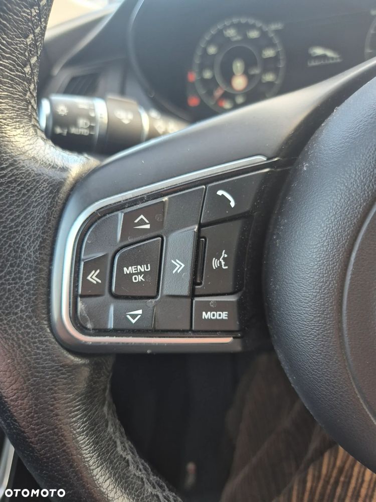 Jaguar E-Pace 2.0 i4D FWD SE - 22