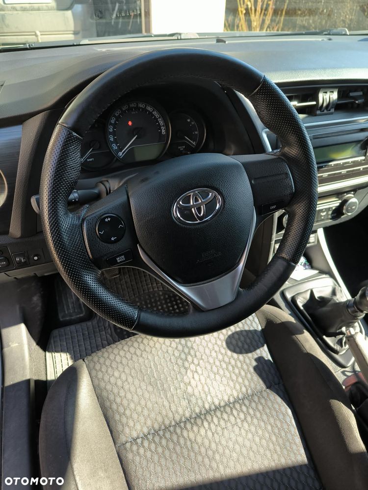 Toyota Auris 1.4 D-4D Life - 3