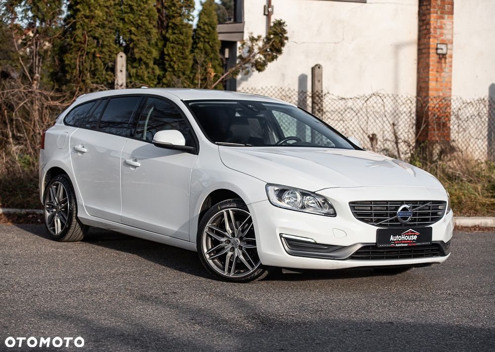 Volvo V60 D4 Geartronic Summum - 1