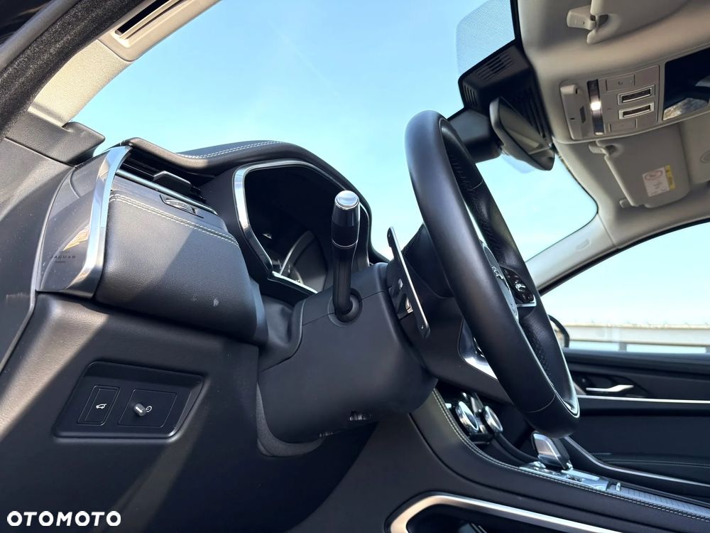 Jaguar F-Pace 3.0 P400 mHEV AWD R-Dynamic Black - 13