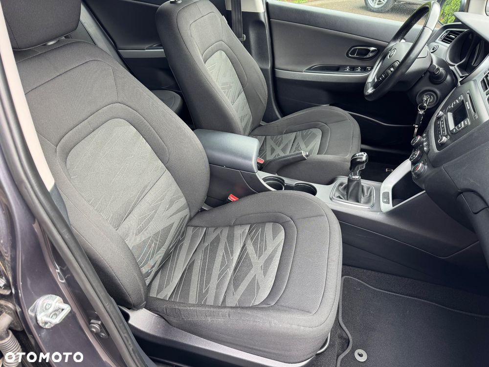 Kia Ceed 1.6 CRDi 128 ISG Fifa World Cup Edition - 33