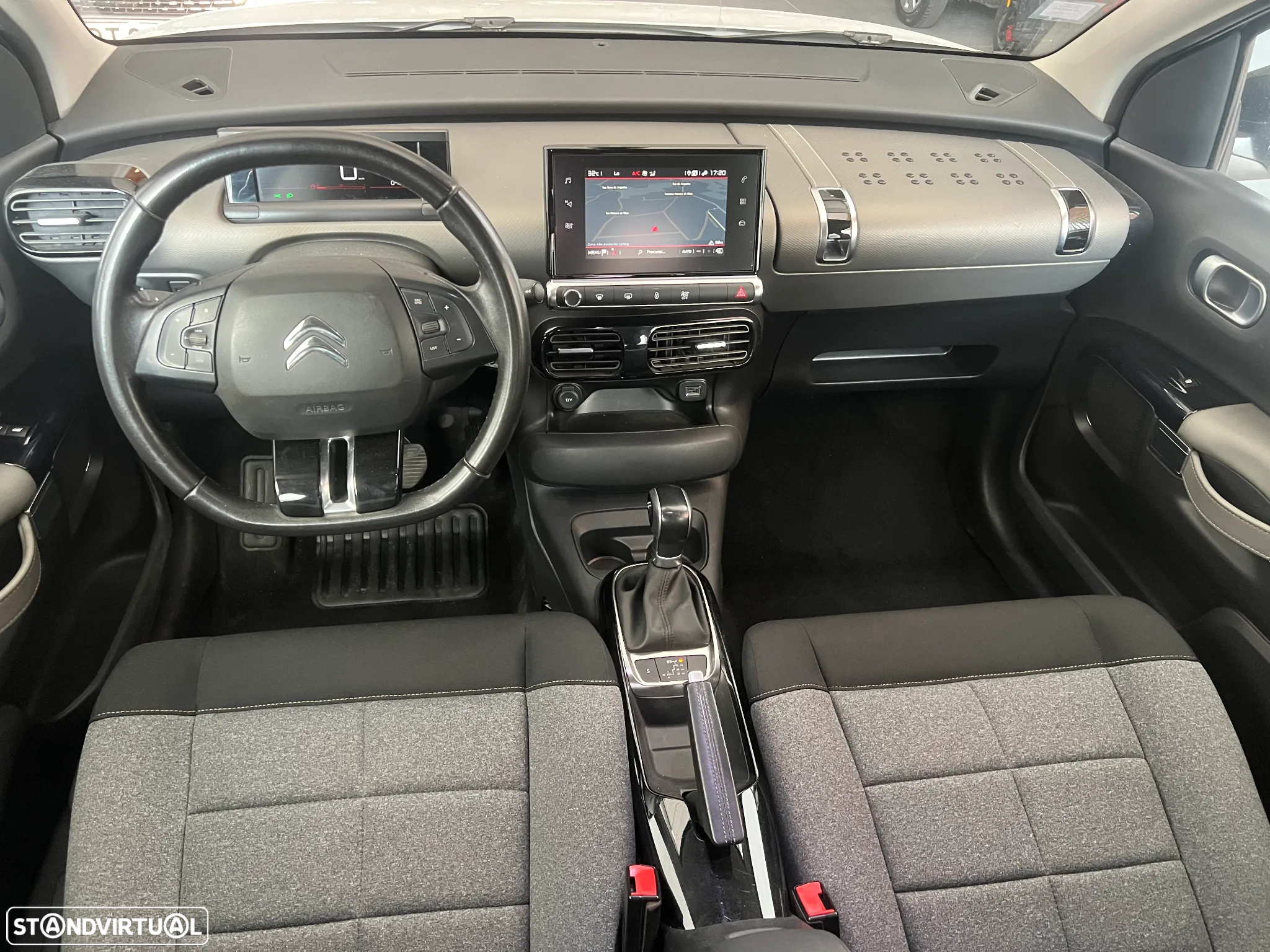 Citroën C4 Cactus 1.2 PureTech Shine EAT6 - 4