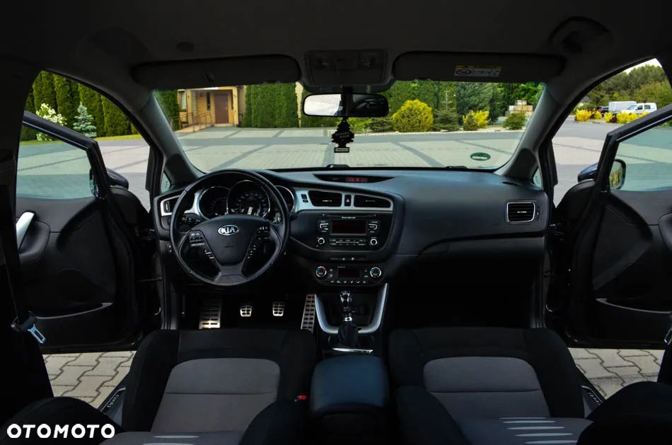 Kia Ceed 1.6 GDI SW Vision - 37