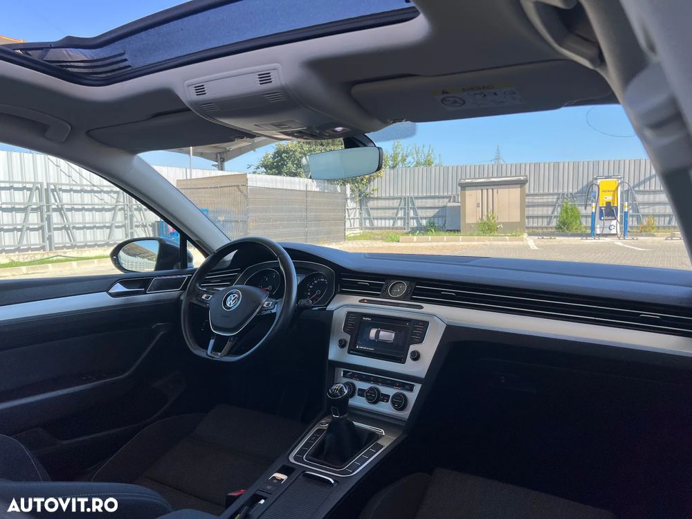 Volkswagen Passat 2.0 TDI (BlueMotion Technology) Trendline - 31