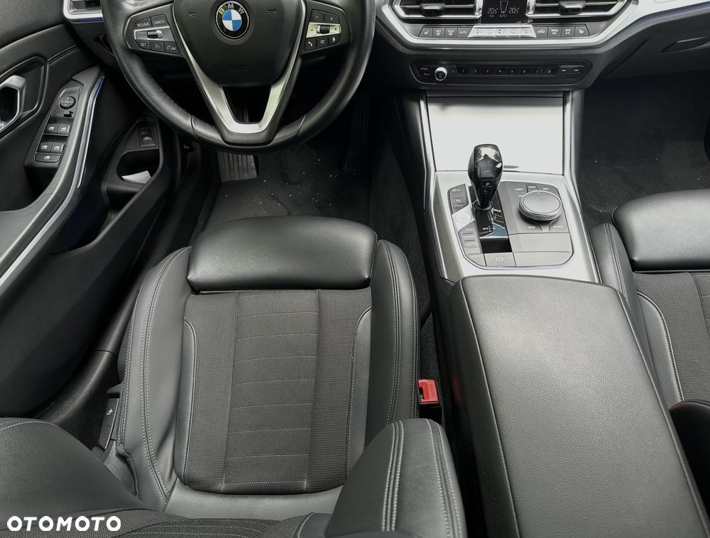 BMW Seria 3 320i Sport Line Shadow sport - 16