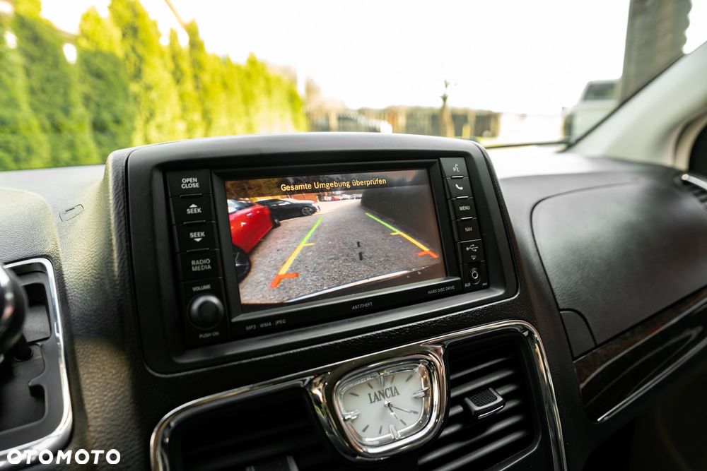 Lancia Voyager 3.6 Platinum - 39