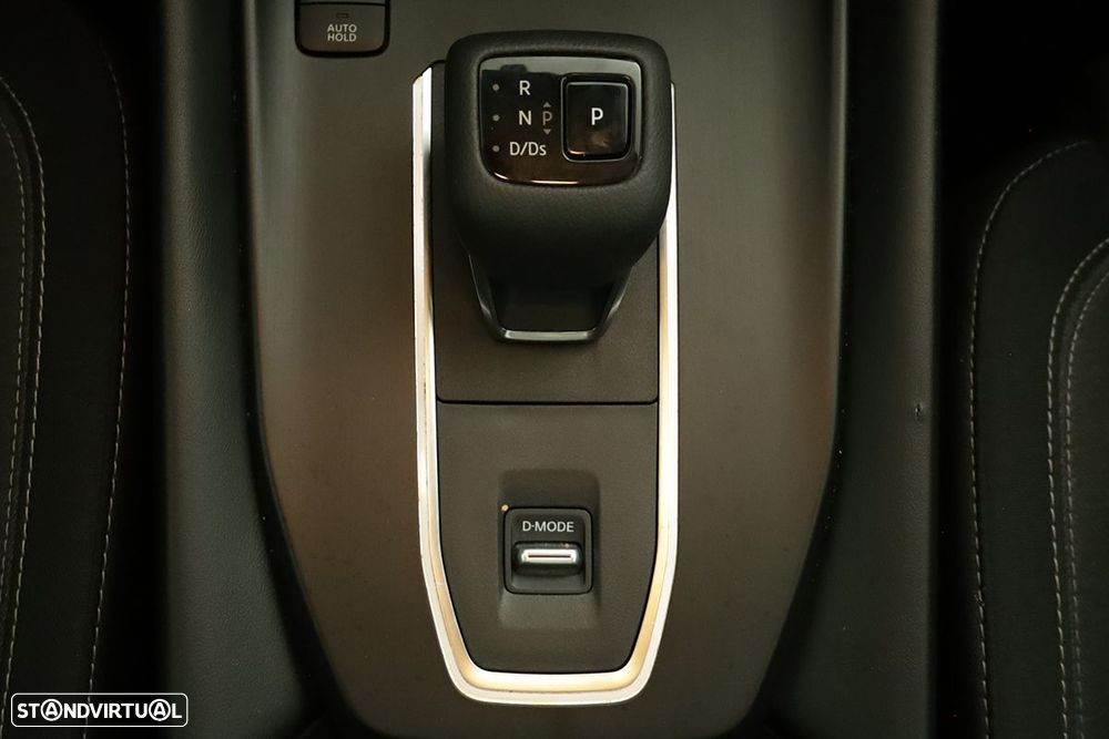 Nissan Qashqai 1.3 DIG-T N-Connecta LED Xtronic - 14