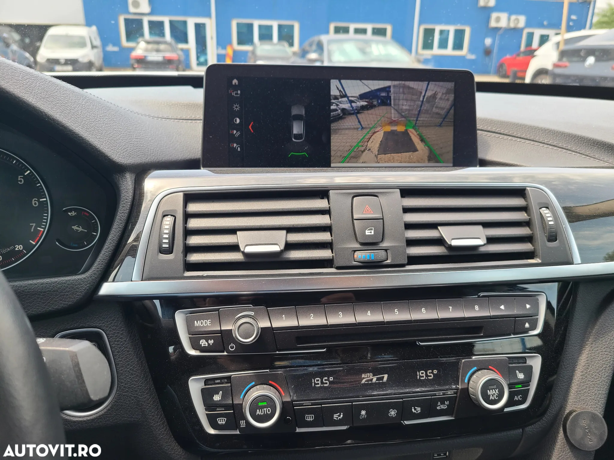 BMW Seria 3 320i GT xDrive AT - 24