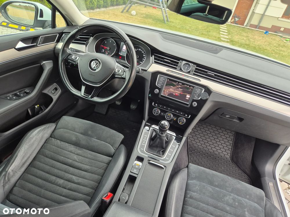 Volkswagen Passat 2.0 TDI SCR (BlueMotion Technology) 4Motion Highline - 17