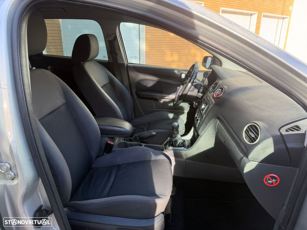 Ford Focus SW 1.4 Comfort - 12