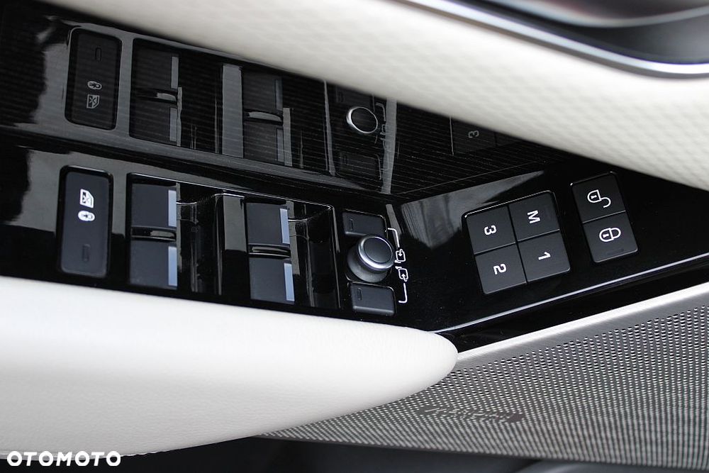 Land Rover Range Rover Velar - 32