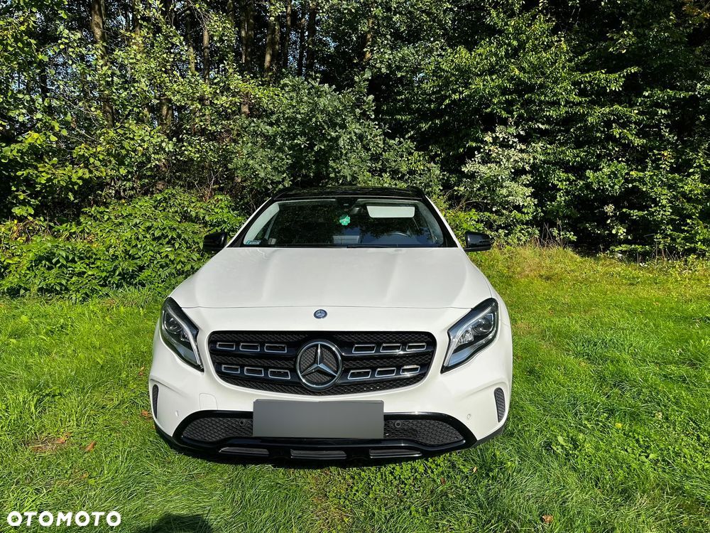Mercedes-Benz GLA 200 7G-DCT UrbanStyle Edition - 2