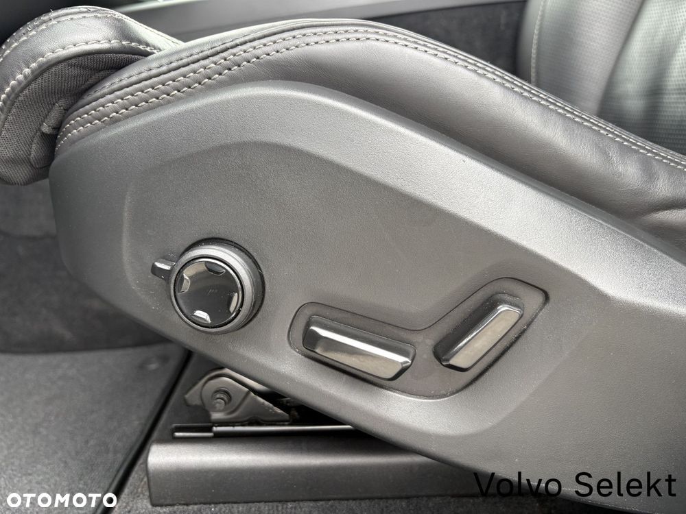 Volvo XC 60 - 21