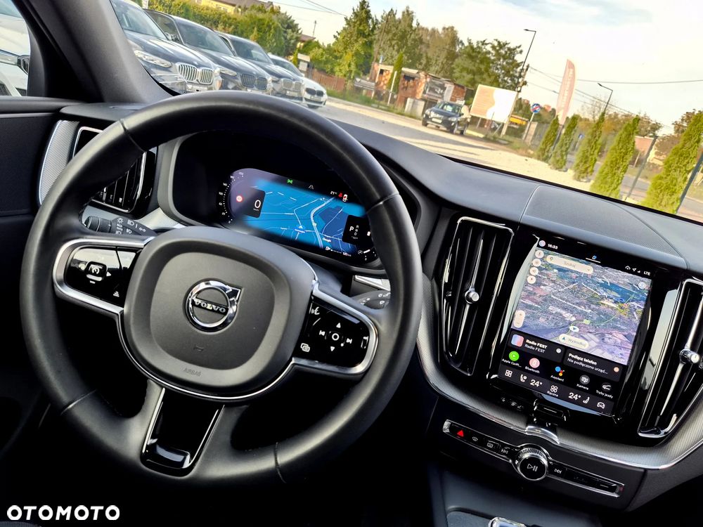Volvo XC 60 B4 D Plus Dark - 30