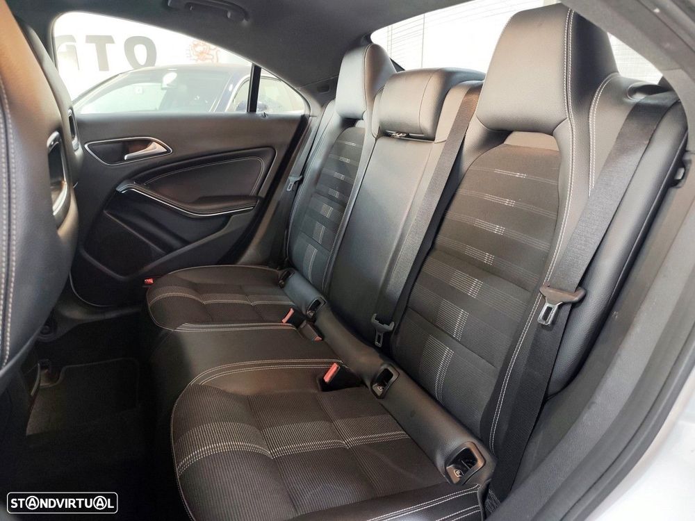 Mercedes-Benz CLA 180 d Urban - 14