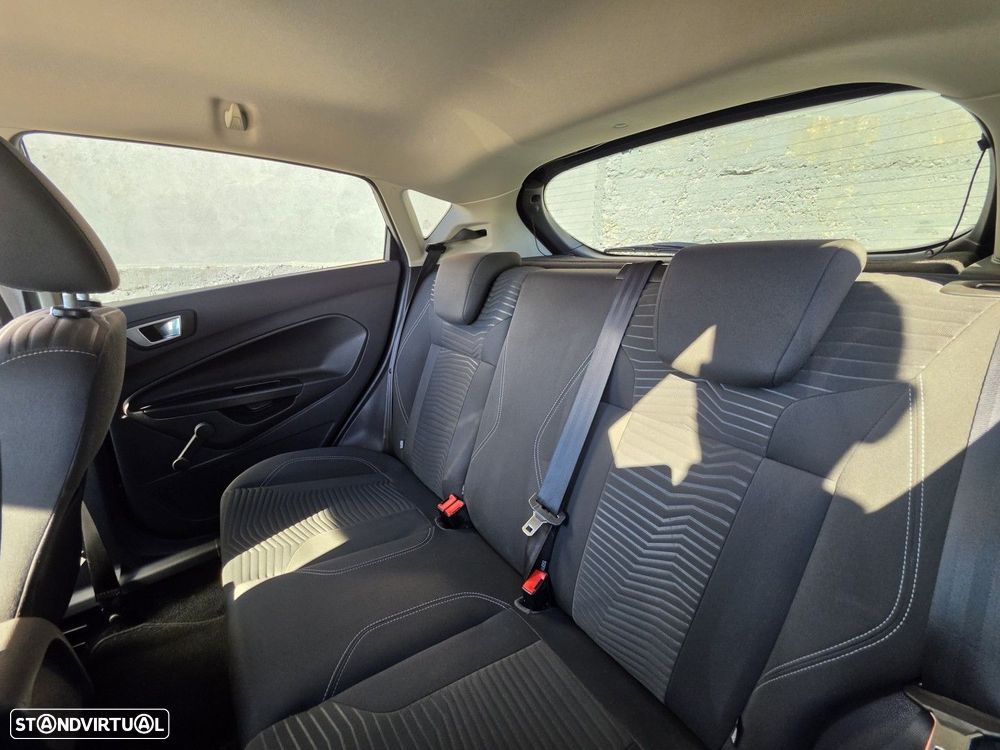 Ford Fiesta 1.0 T EcoBoost Titanium PowerShift - 4