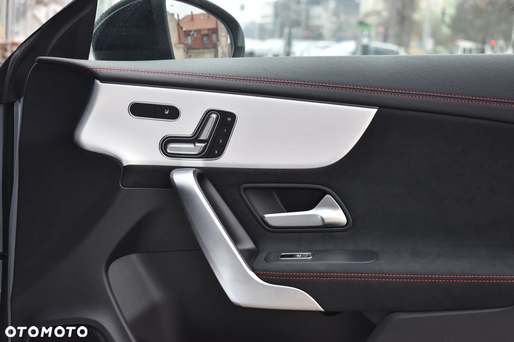 Mercedes-Benz CLA 200 d AMG Line 8G-DCT - 20