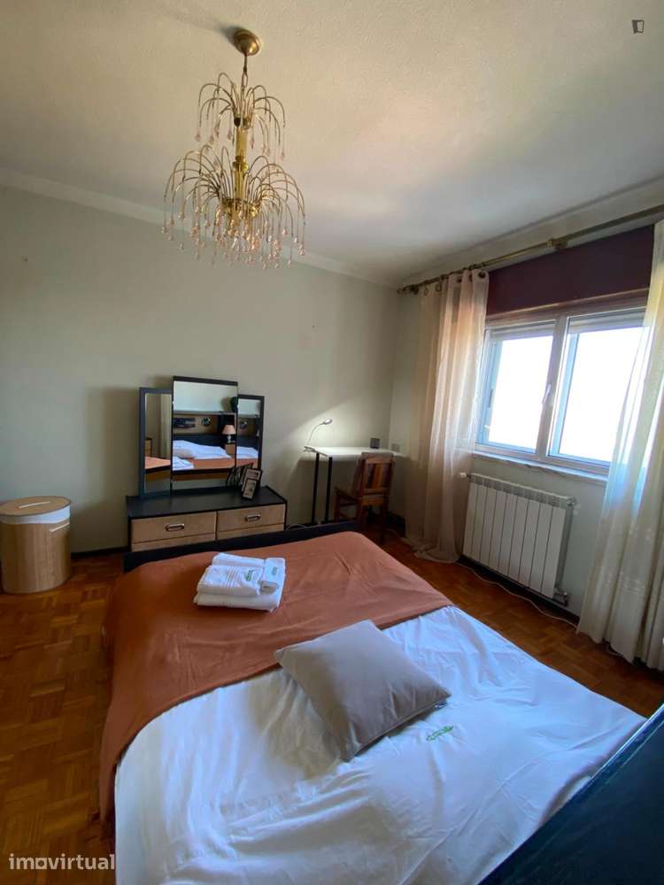 Quarto - localizado em Guarda - Grande imagem: 2/13