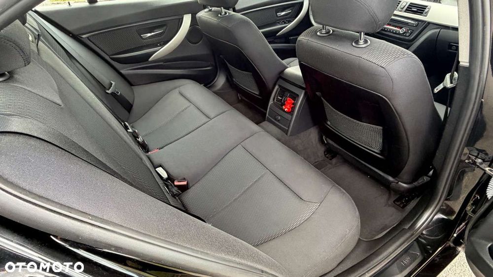 BMW Seria 3 316d DPF Edition Lifestyle - 28