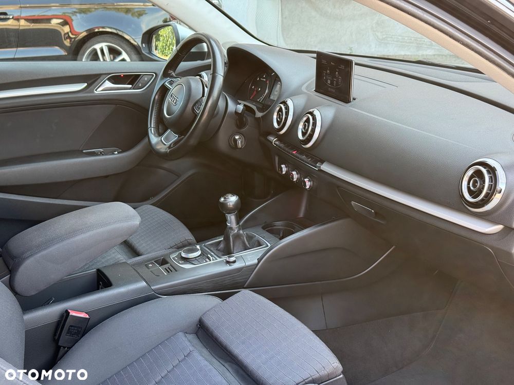 Audi A3 3-drzwiowe 1.6 TDI design - 11