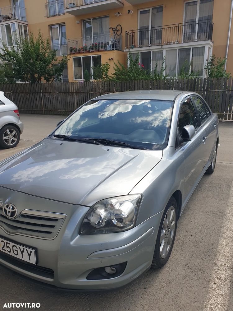 Toyota Avensis 1.8 Sedan Terra - 3