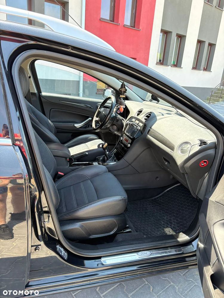 Ford Mondeo 2.0 TDCi Ambiente - 26