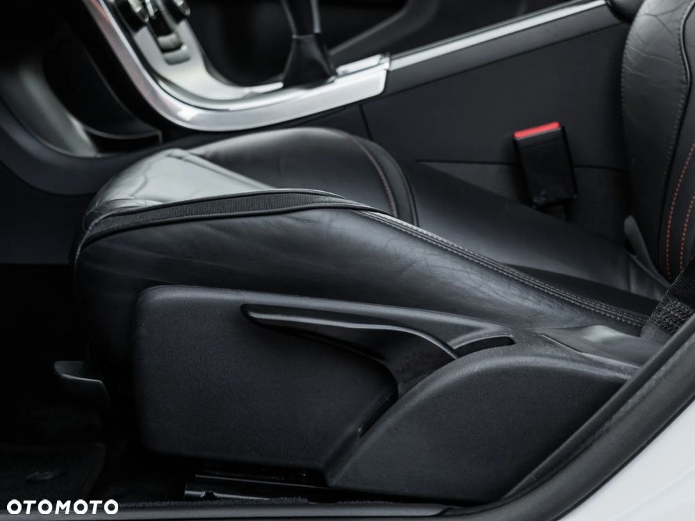 Volvo V60 D2 Ocean Race - 17