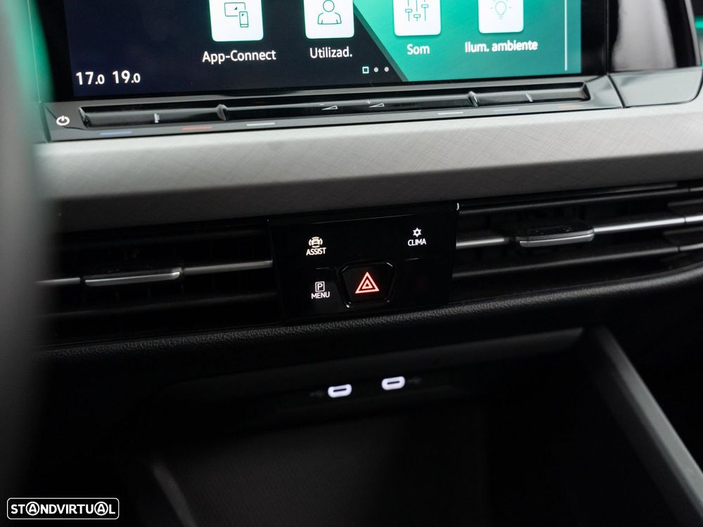 VW Golf 2.0 TDI Life DSG - 23