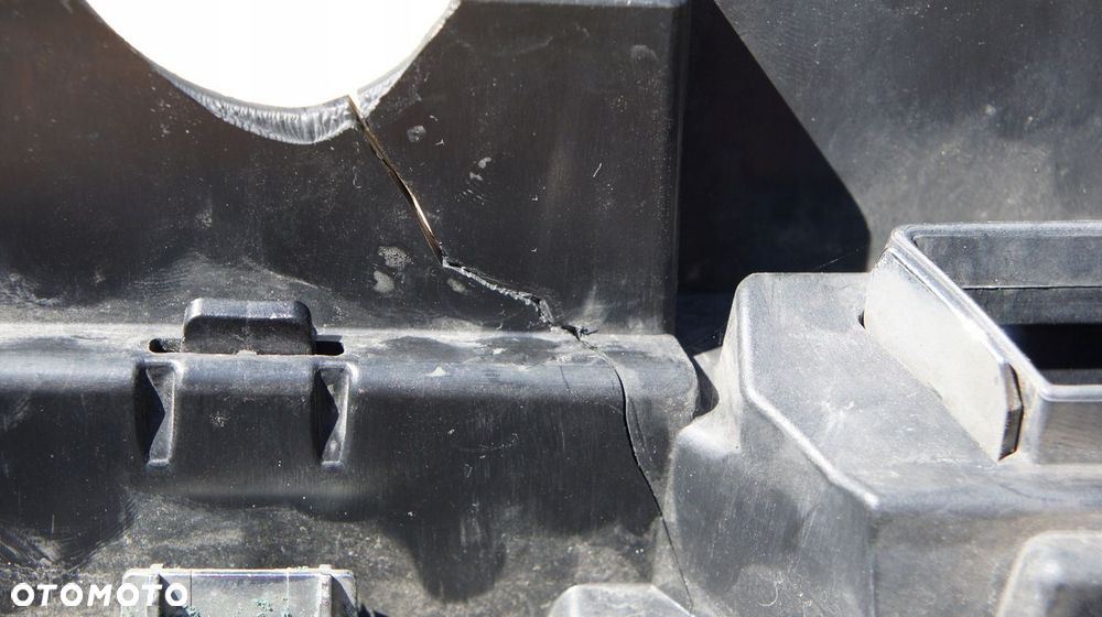 ATRAPA PRZEDNIA GRILL VW TOUAREG II 7P6 LIFT - 8