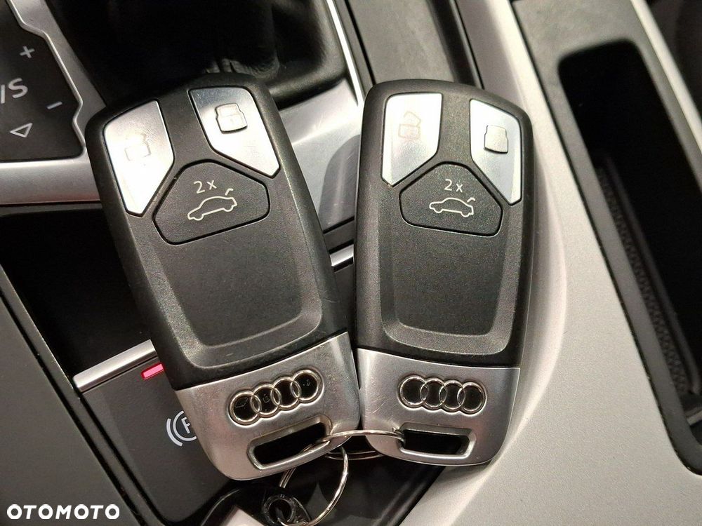 Audi A4 Limousine - 36