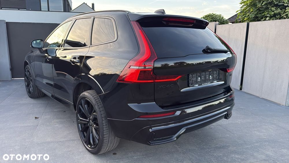 Volvo XC 60 T8 Plug-In Hybrid AWD Ultra Black Edition - 10