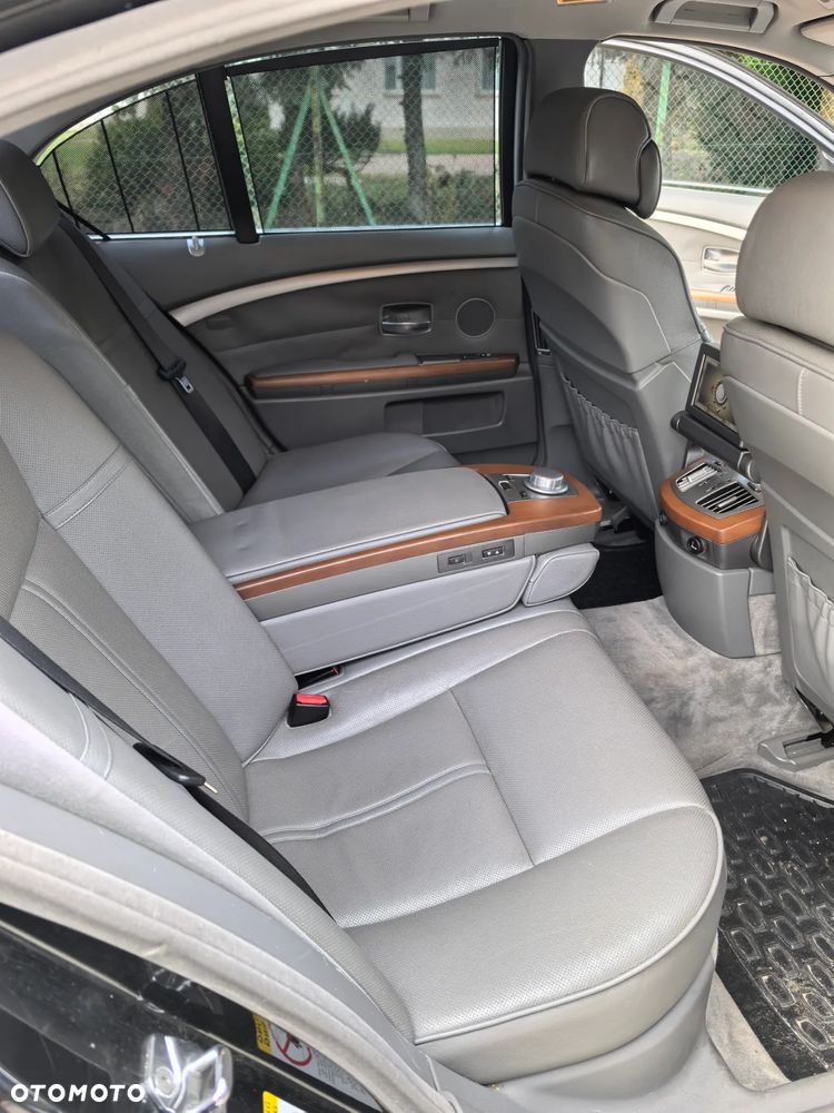BMW Seria 7 - 23