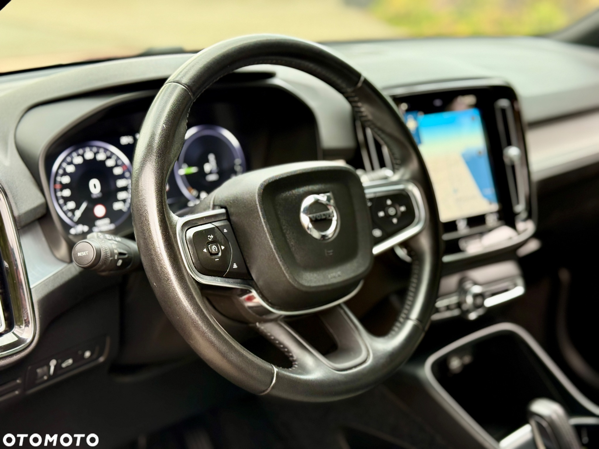 Volvo XC 40 T5 Plug-In Hybrid Momentum Pro - 12