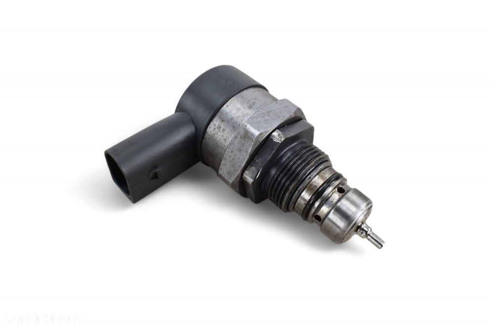 Zawór Regulacji Ciśnienia Common Rail VW AUDI SEAT SKODA 2.0 TDI 0281002858 - 1