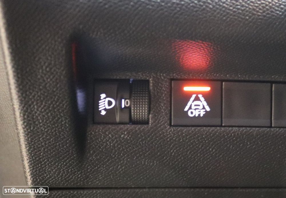 Peugeot 2008 1.2 PureTech Active Pack - 12