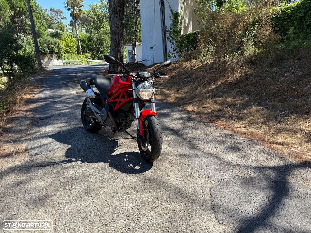 Ducati Monster 696 - 12
