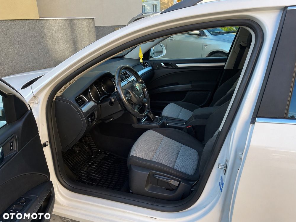 Skoda Superb 2.0 TDI Elegance - 8