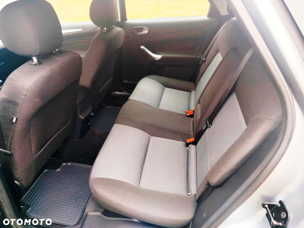 Ford Mondeo 1.6 Ghia X - 25