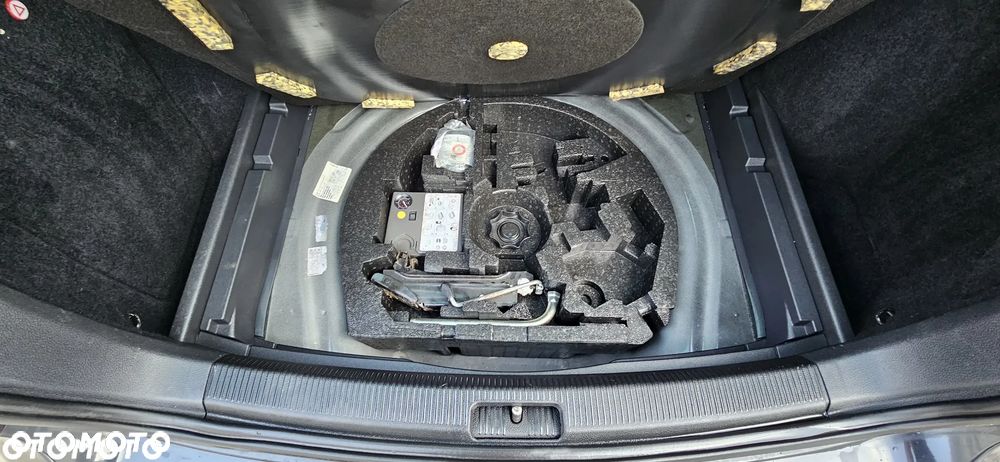 Volkswagen Golf 1.6 TDI DPF BlueMotion Technology MATCH - 13