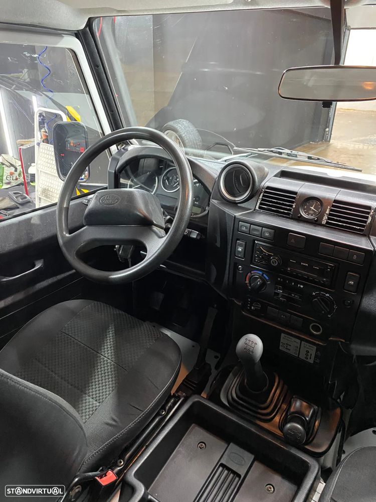 Land Rover Defender 110 DPF E - 6