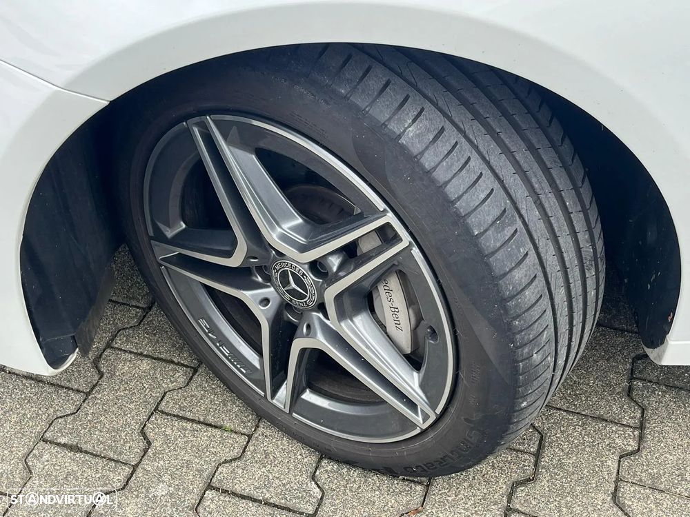 Mercedes-Benz E 300 de AMG Line - 12