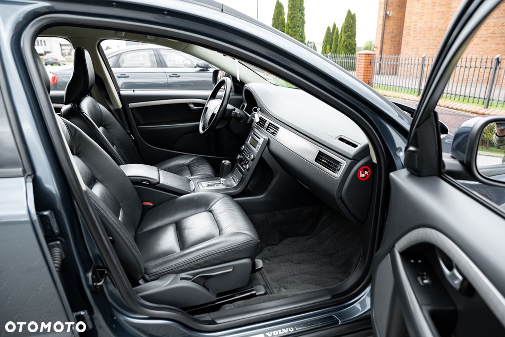 Volvo XC 70 D5 AWD Momentum - 22
