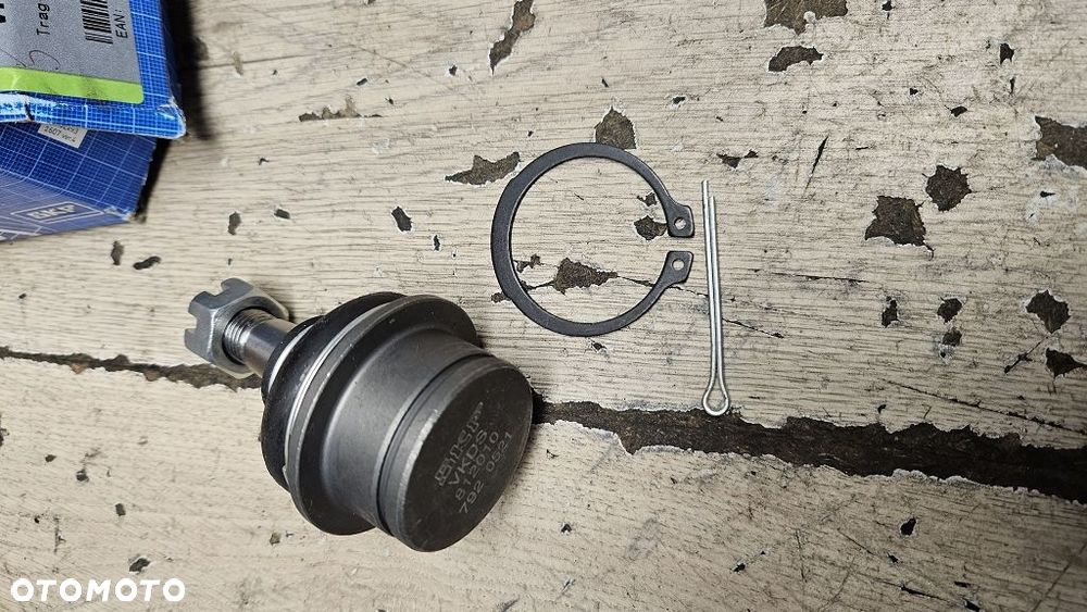 Sworzeń wahacza przód Nissan Navara NP300 D40  SKF VKDS 812010 - 7