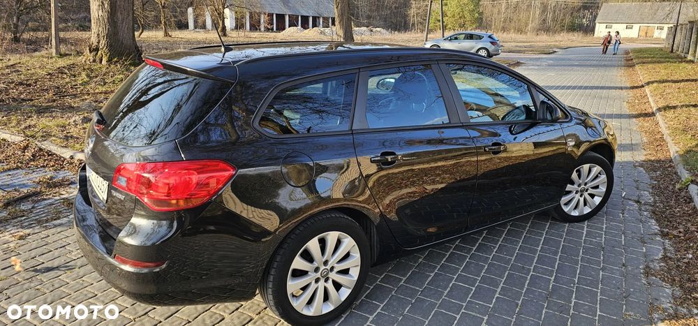Opel Astra 1.4 Turbo 150 Jahre - 12